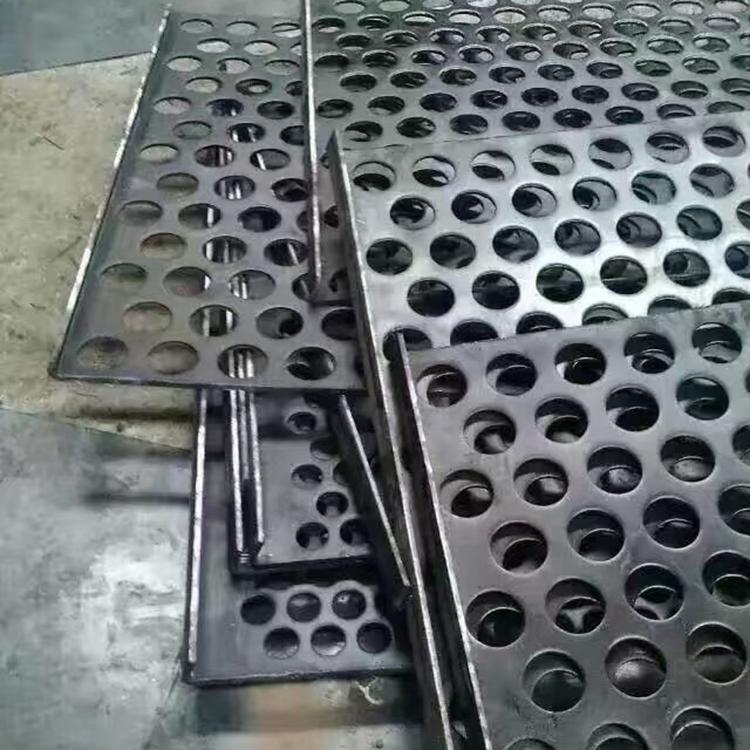 重型錳鋼（gāng）衝孔篩網2 拷貝.jpg
