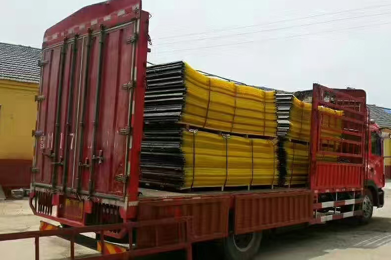 聚氨酯篩網（wǎng）裝車2.jpg
